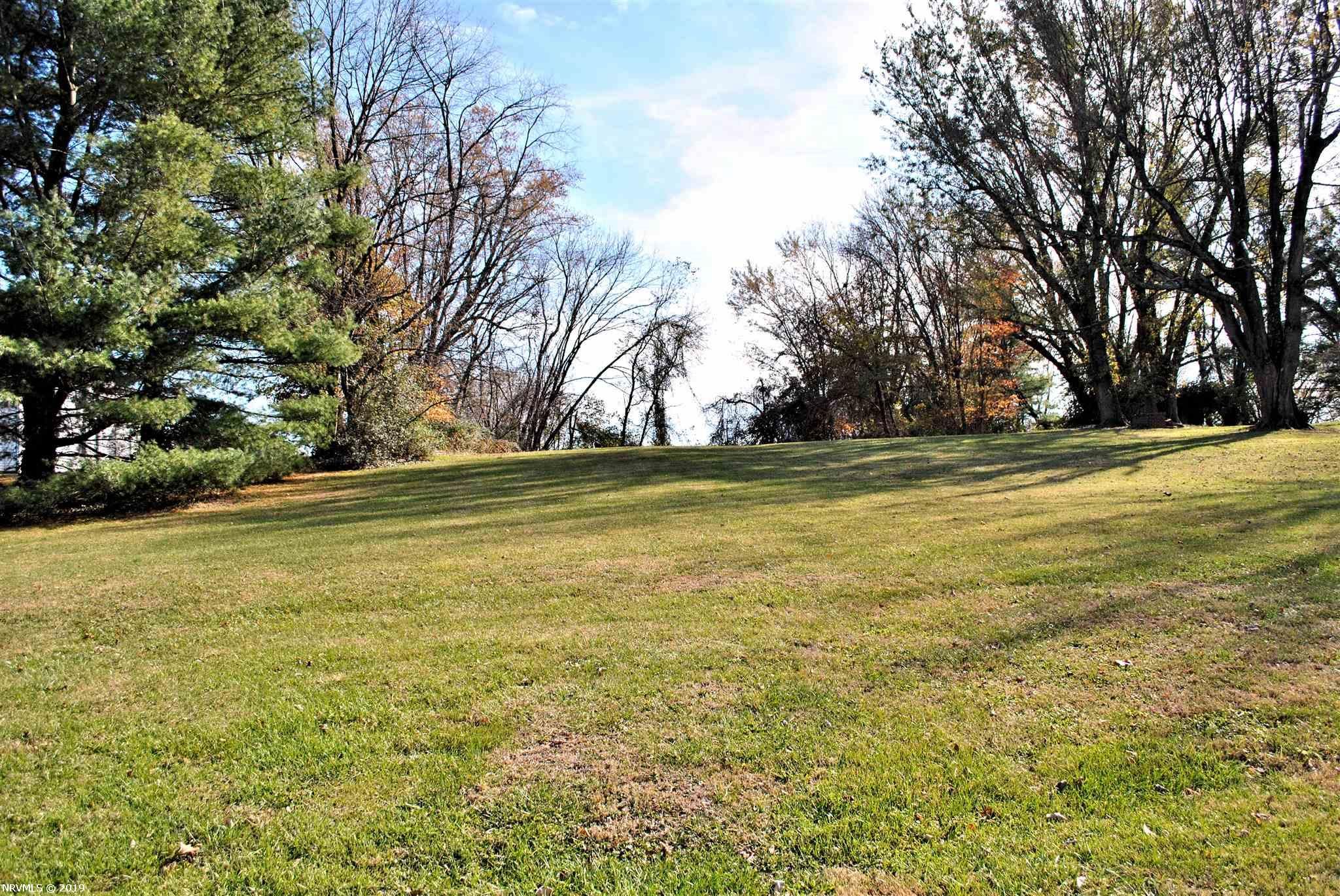 4.68 acres in Pulaski County, Virginia