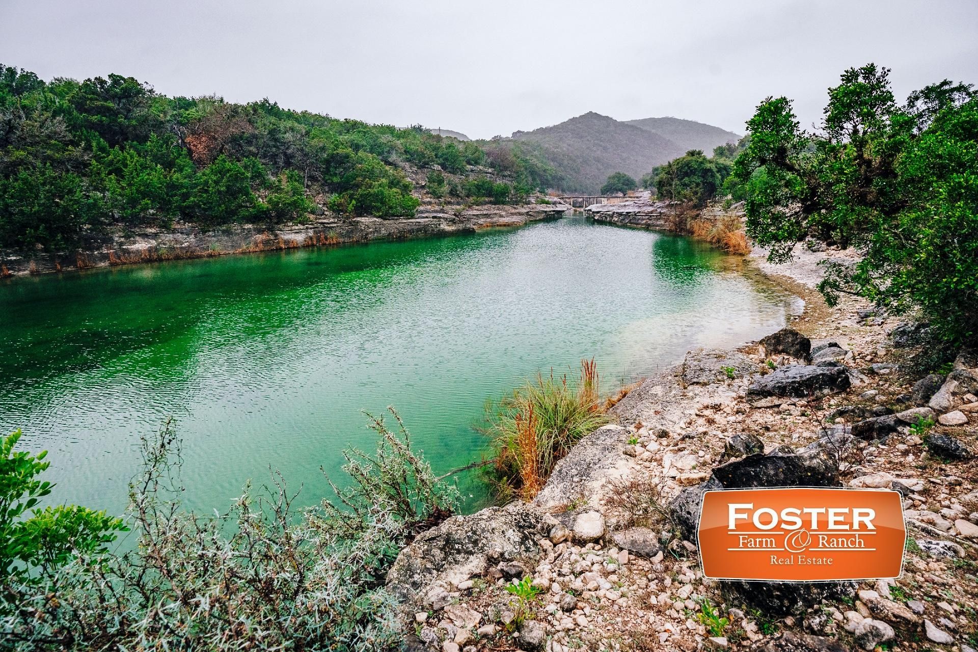 208 acres in Carta Valley, TX, 78880 MLS Barclay Ranch