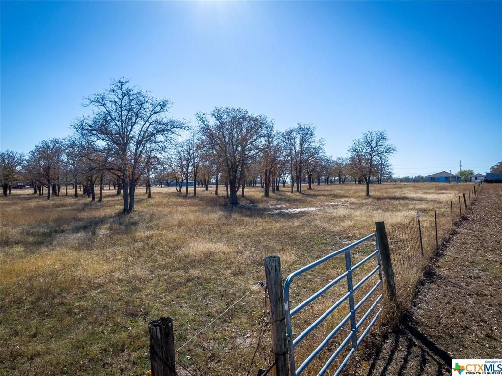 2 acres in Gonzales County, Texas