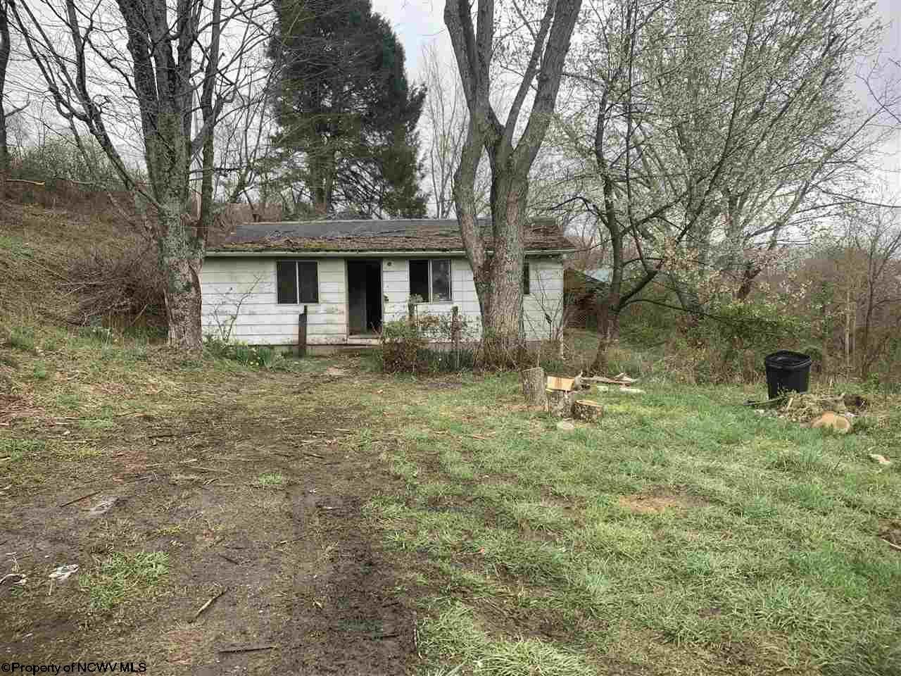 32 acres in Calhoun County, West Virginia