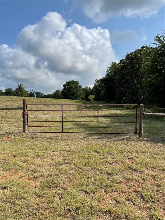 8 acres in Burleson County, Texas