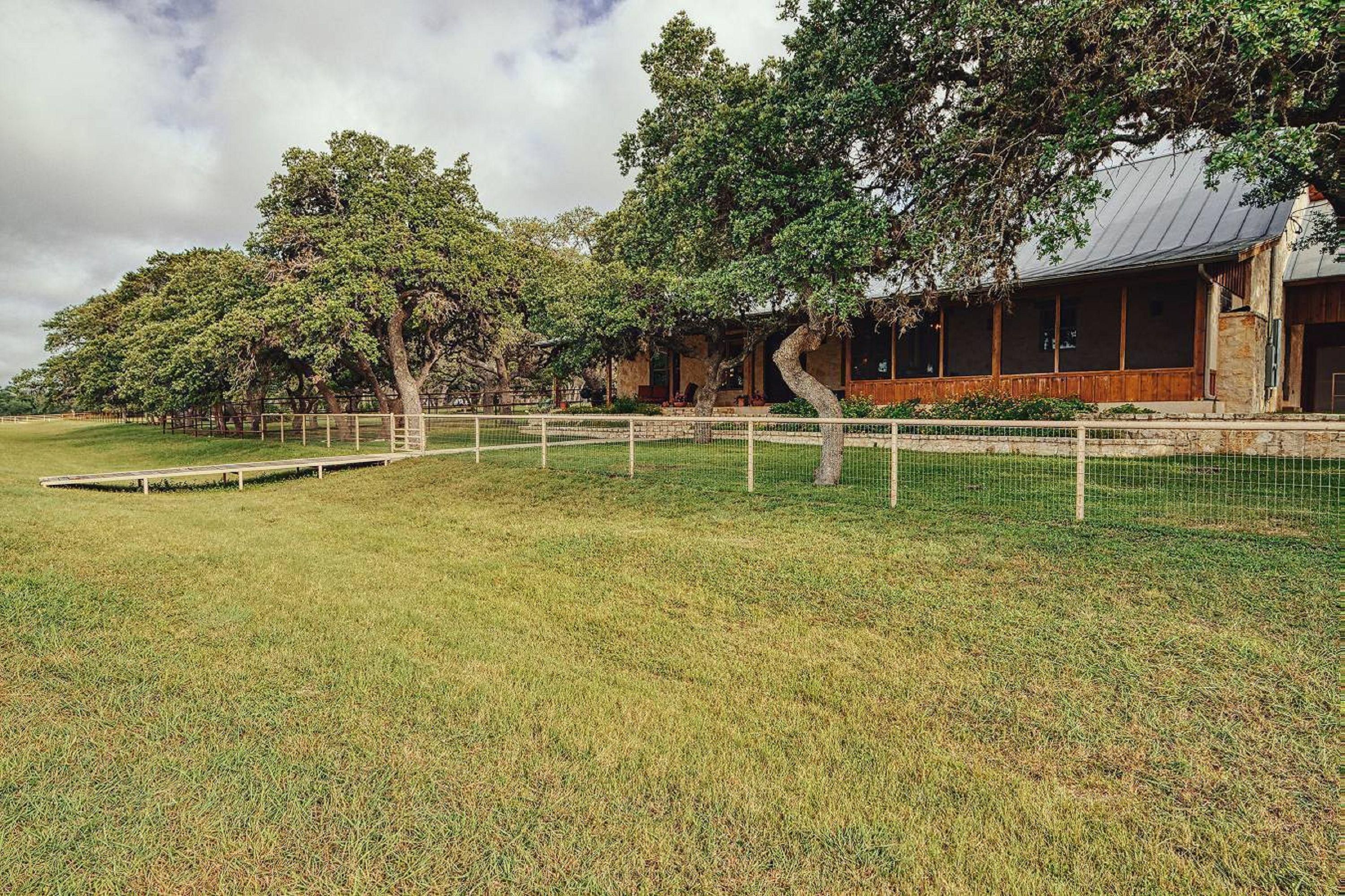 26 acres in Kendall County, Texas