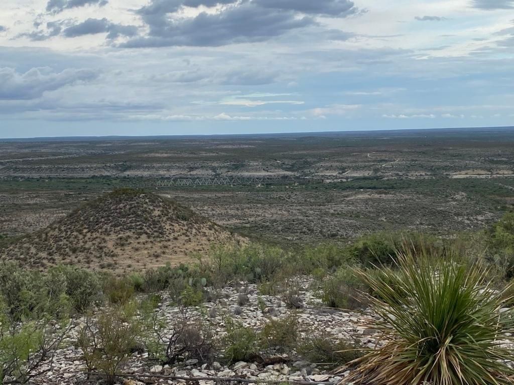 142 acres in Val Verde County, Texas