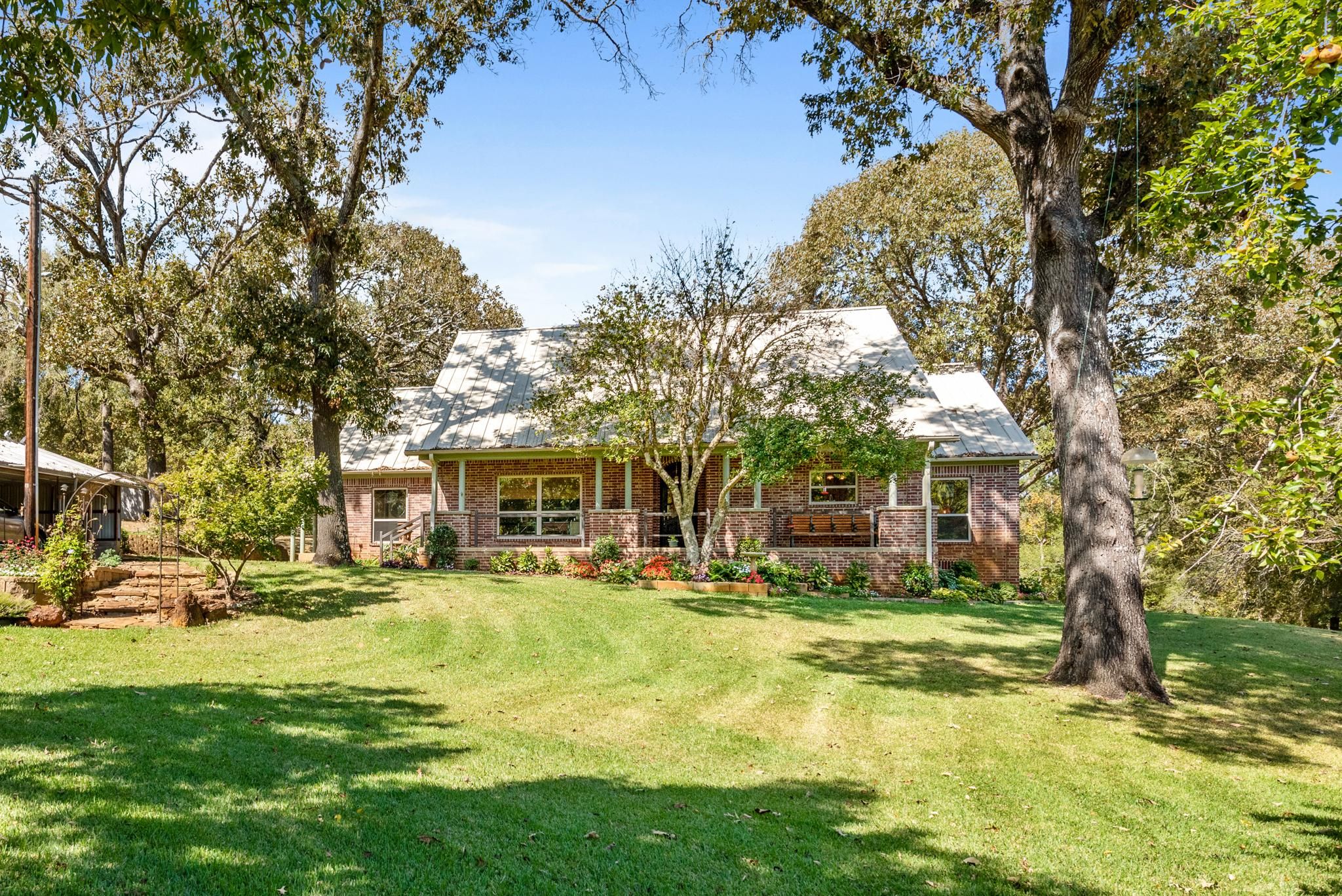 1703 Anderson County Road 2140, Palestine, TX 75801