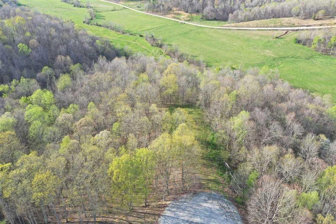 4.97 acres in Humphreys County, Tennessee