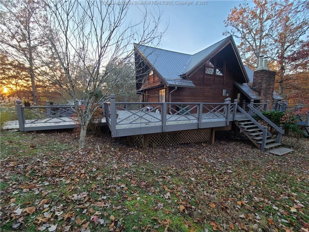 10.69 acres in Jackson County, West Virginia