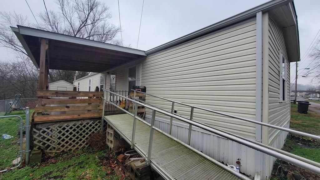 1.9 acres in Lawrence County, Kentucky