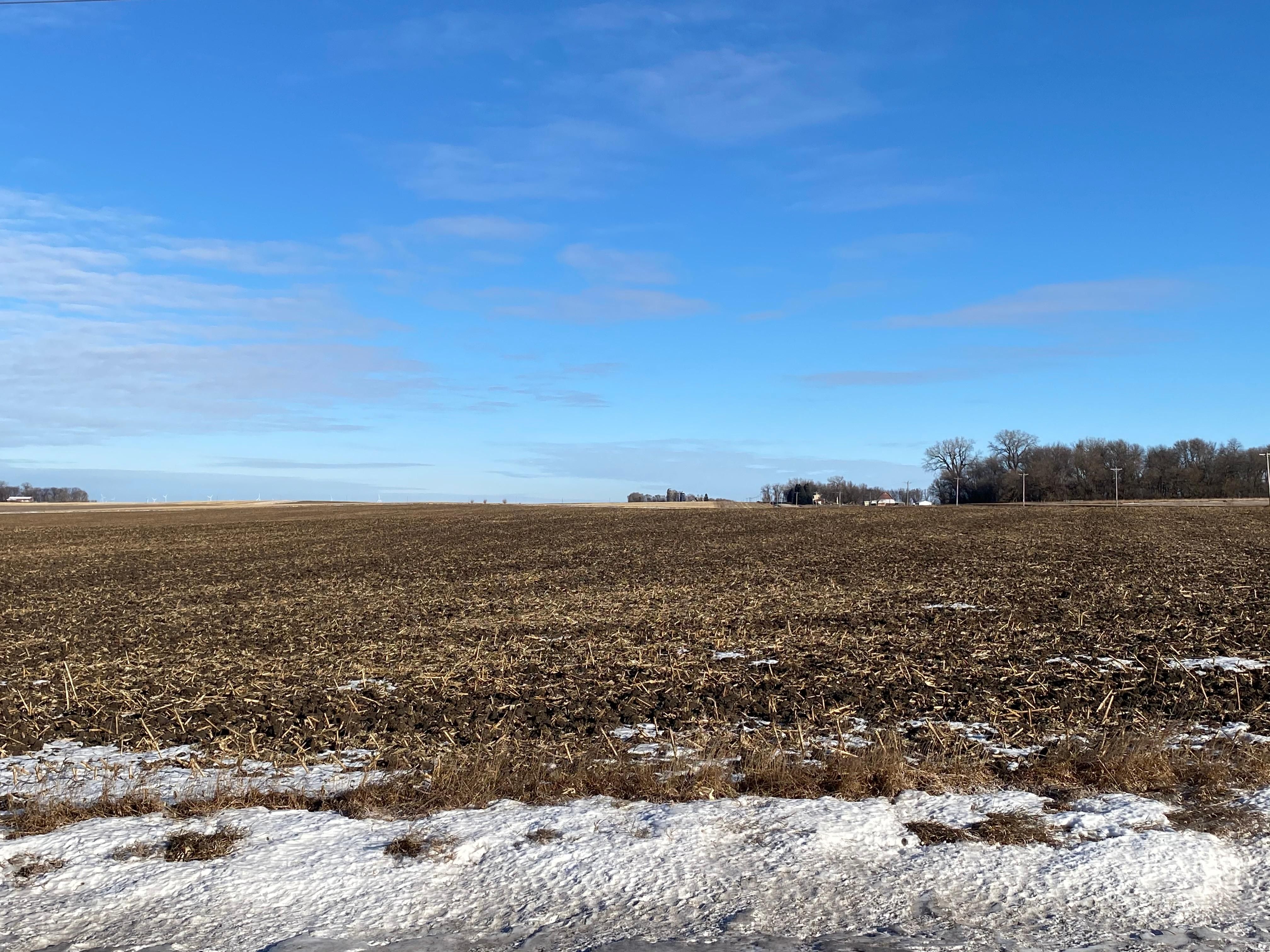 320 acres in Fostoria, IA, 51340