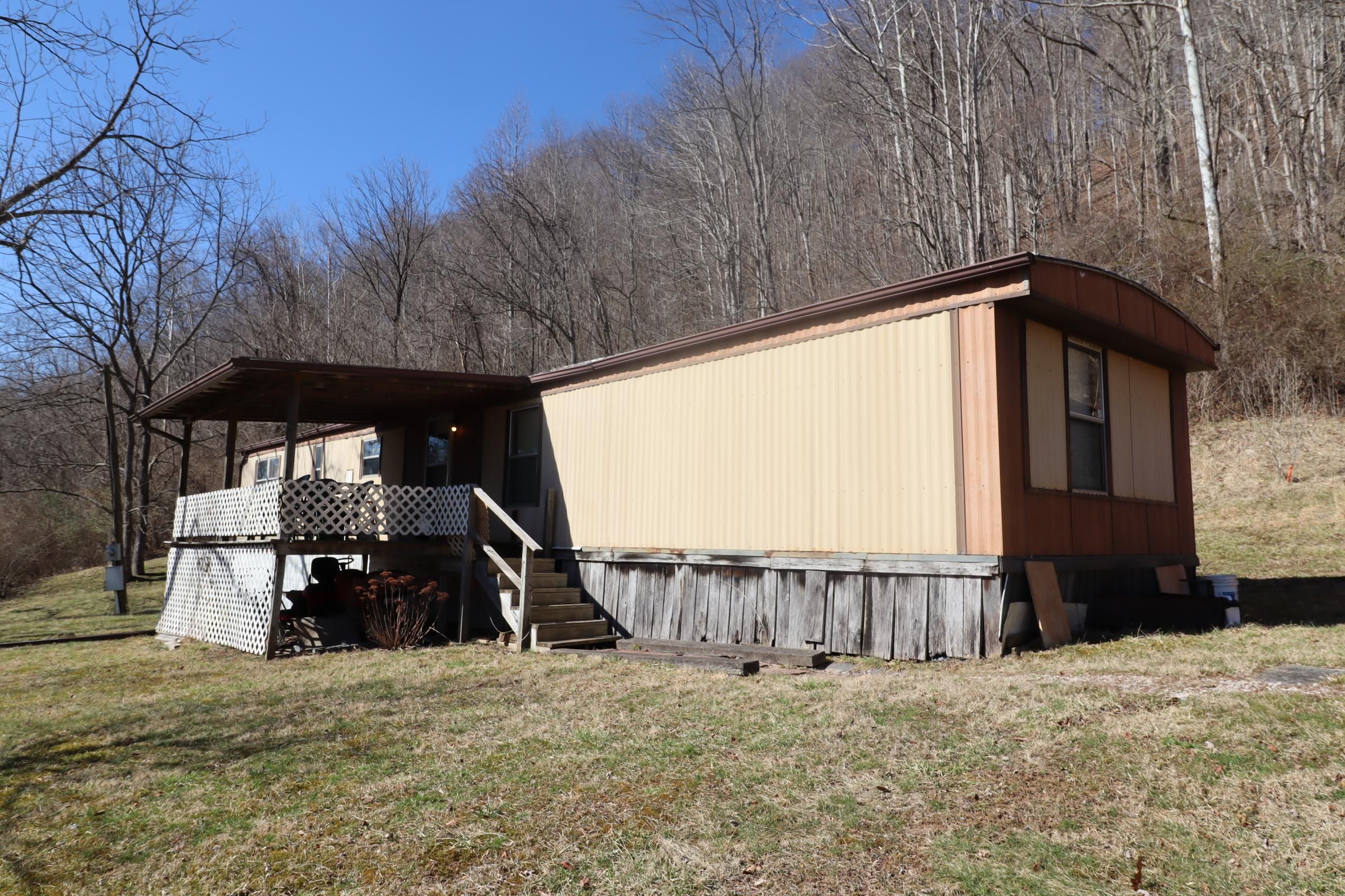 52.42 acres in Calhoun County, West Virginia