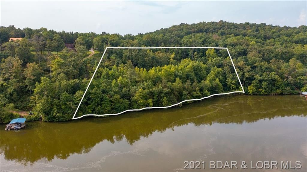3.9 acres in Camden County, Missouri