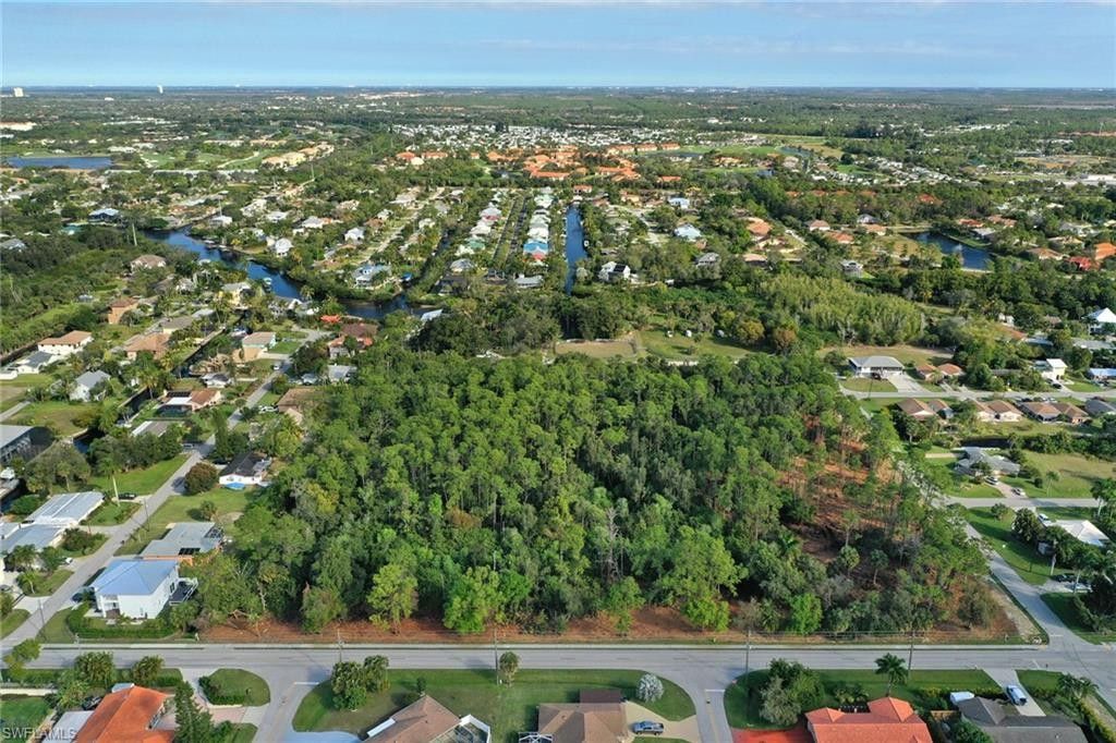 8 acres in Lee County, Florida