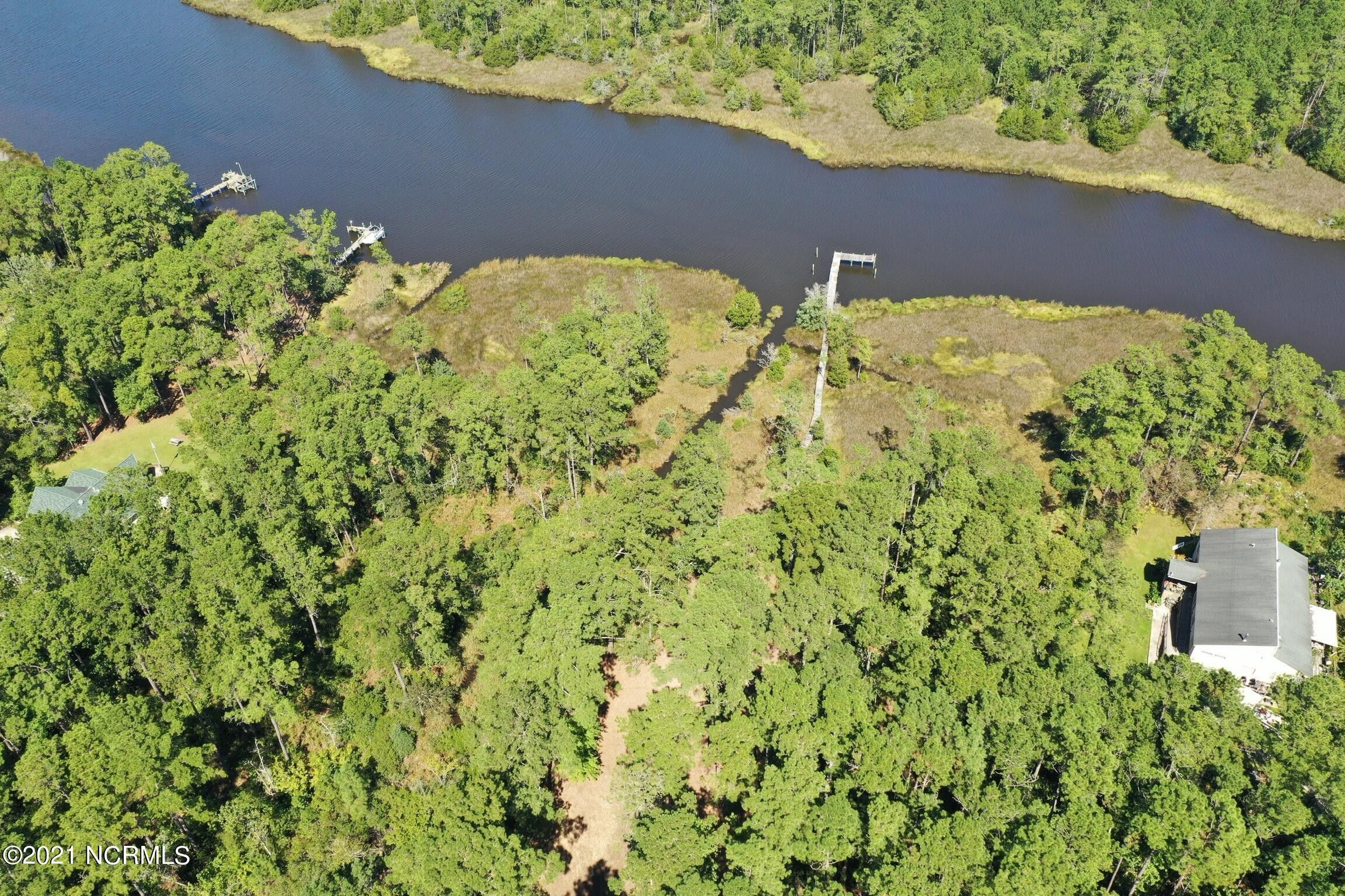Ensuring Transparency In Land Transactions The Role Of The Pamlico County Register Of Deeds - i5b59sb