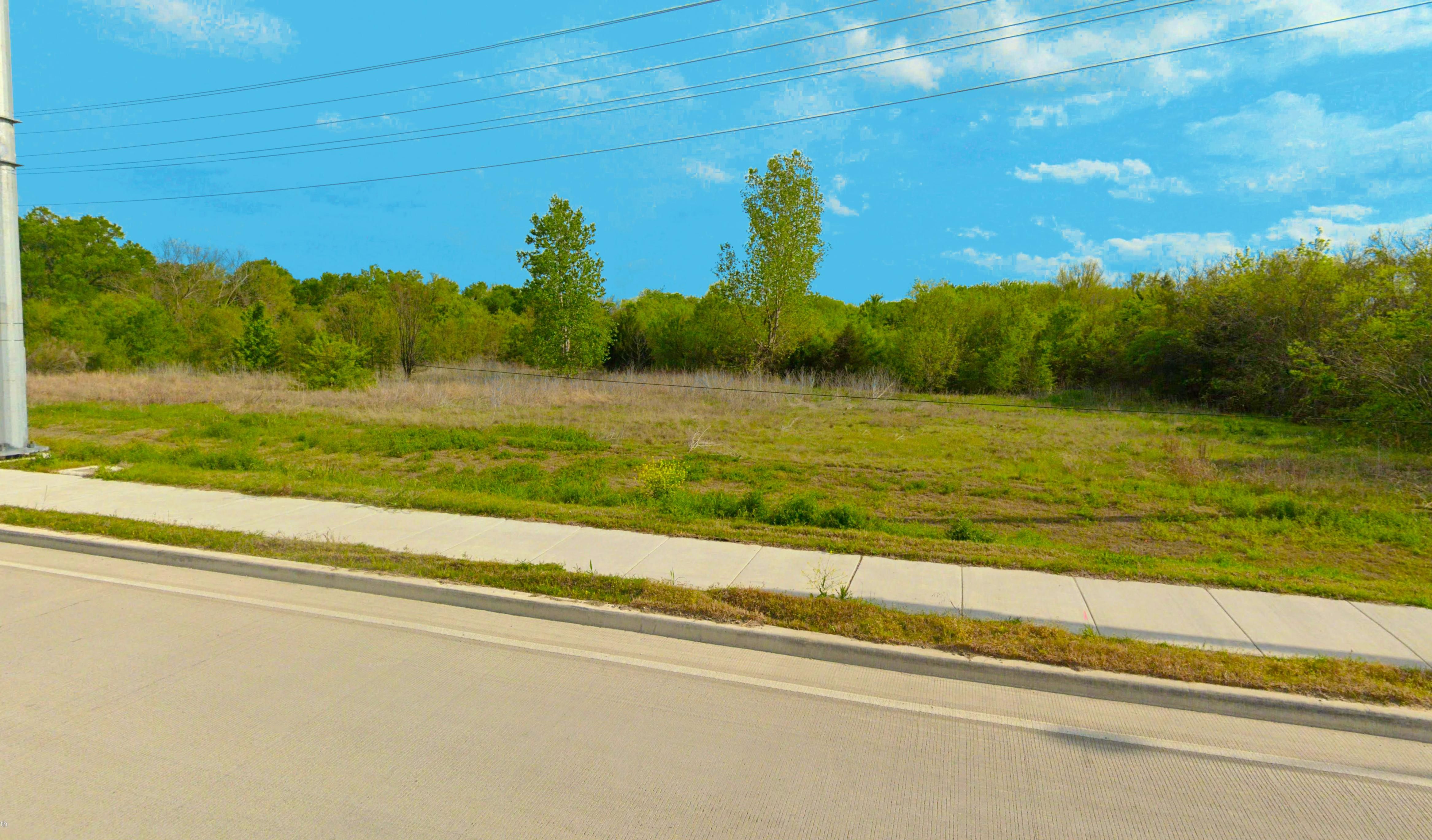 3.68 acres in Oak Leaf, TX, 75154