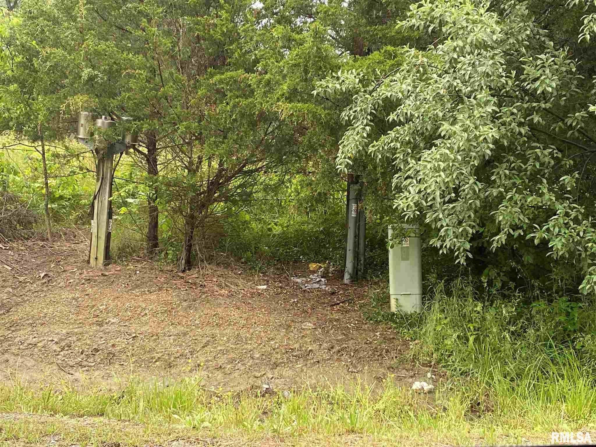 8.75 acres in Jefferson County, Illinois