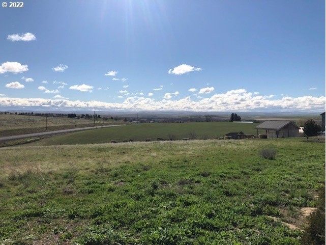 1.01 acres in Umatilla County, Oregon