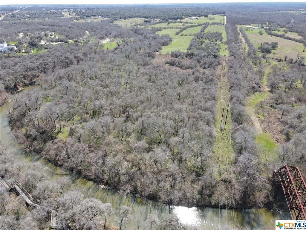 10.88 acres in Goliad County, Texas