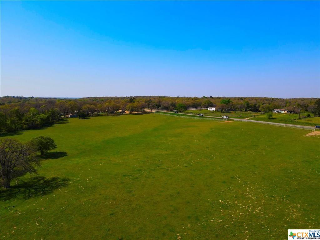 10.54 acres in Milam County, Texas