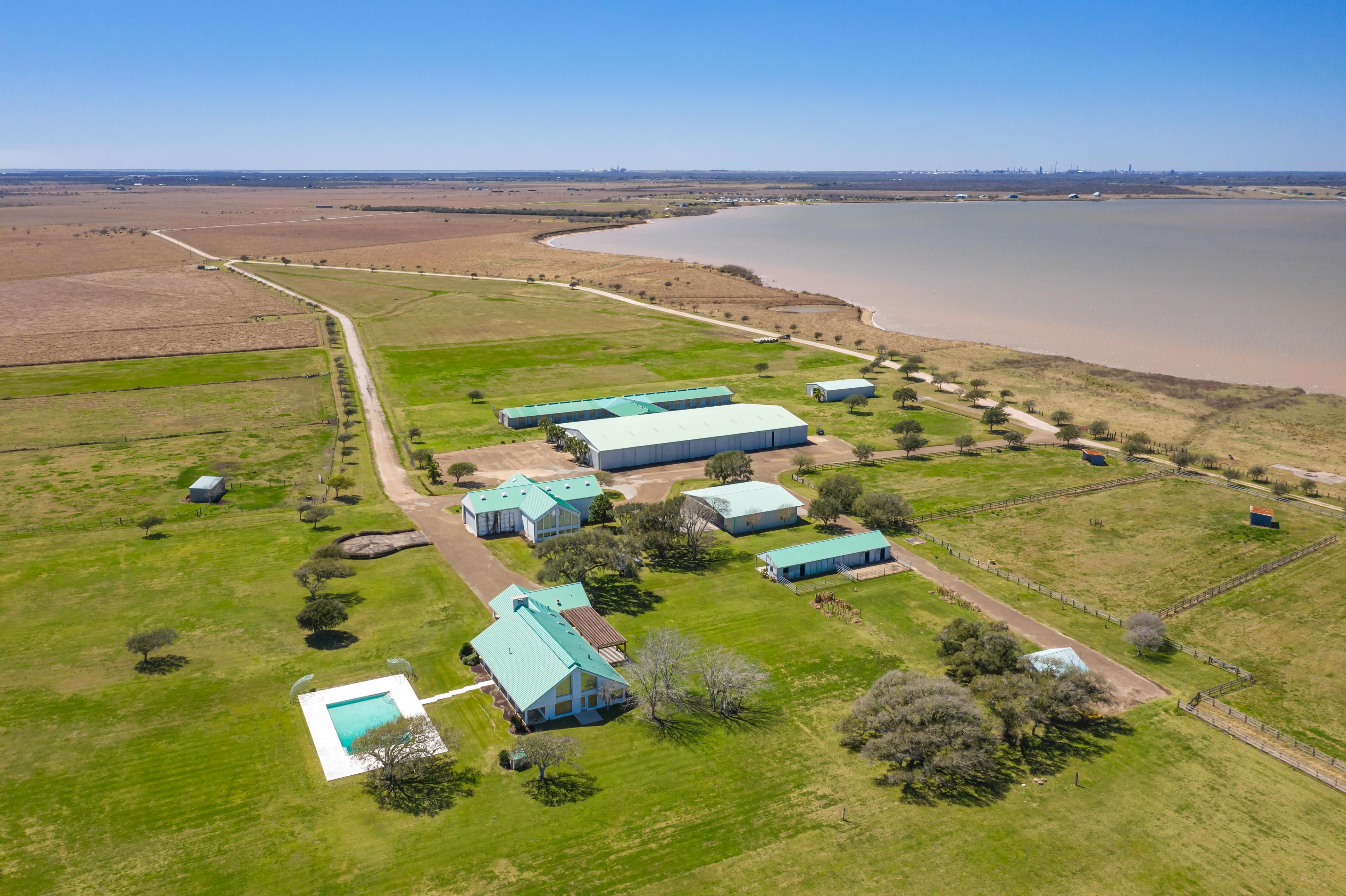 400 acres in Calhoun County, Texas