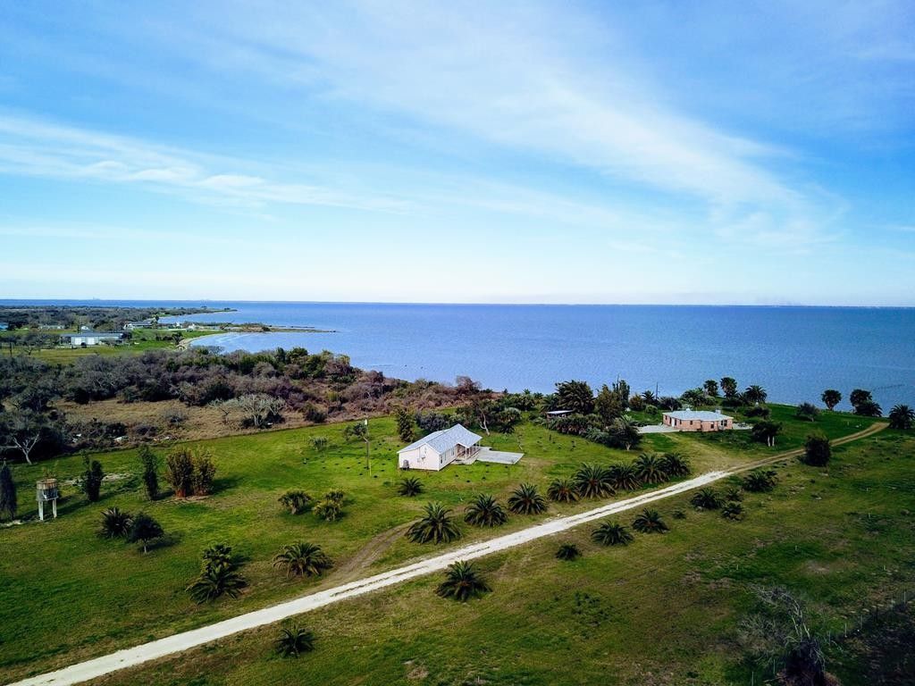 5.61 acres in Refugio County, Texas