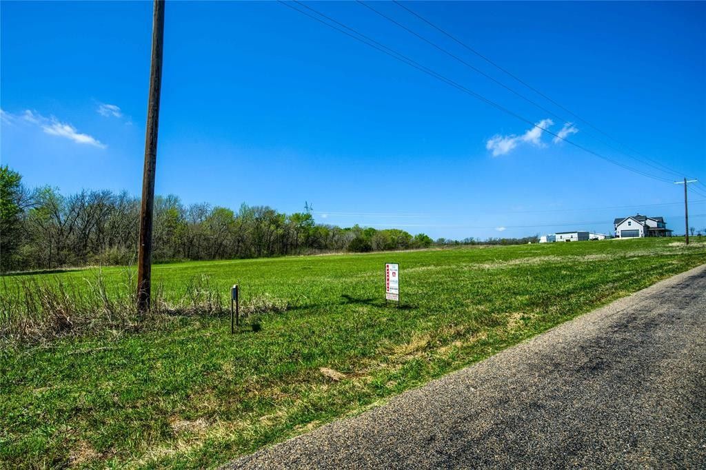 5.57 acres in Ellis County, Texas
