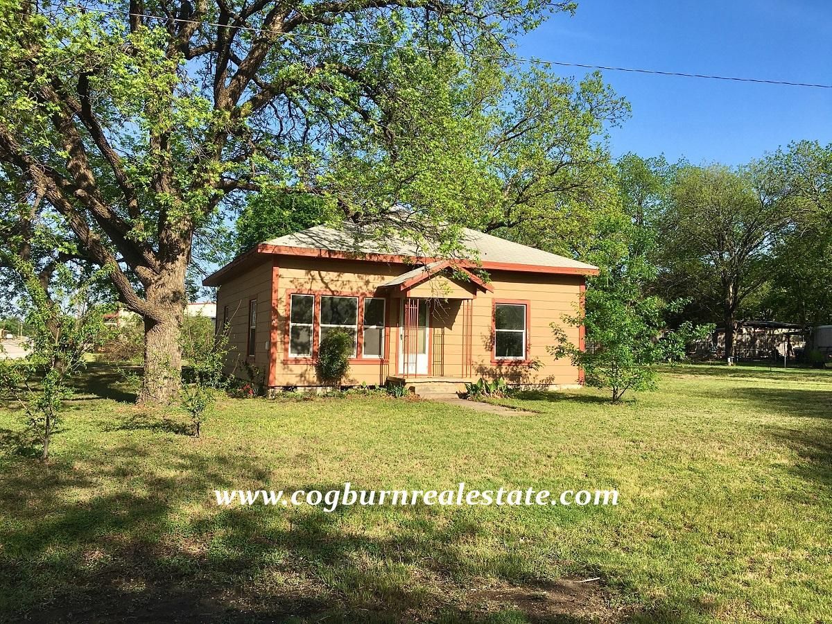 400 North Houston Street, De Leon, TX 76444 MLS 20041477