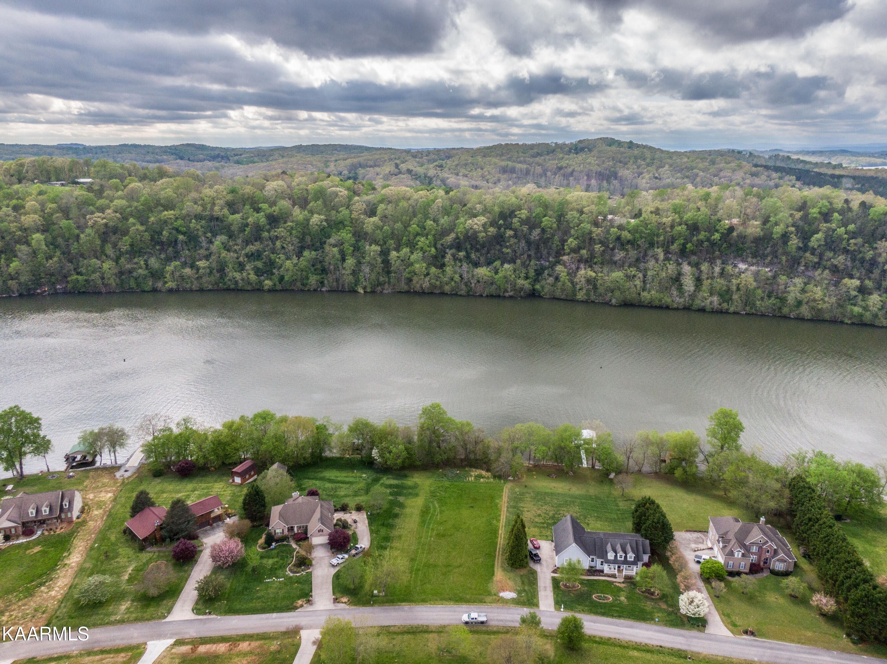 0.8 acres in Roane County, Tennessee