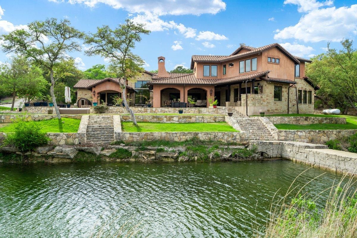 20 acres in Hays County, Texas