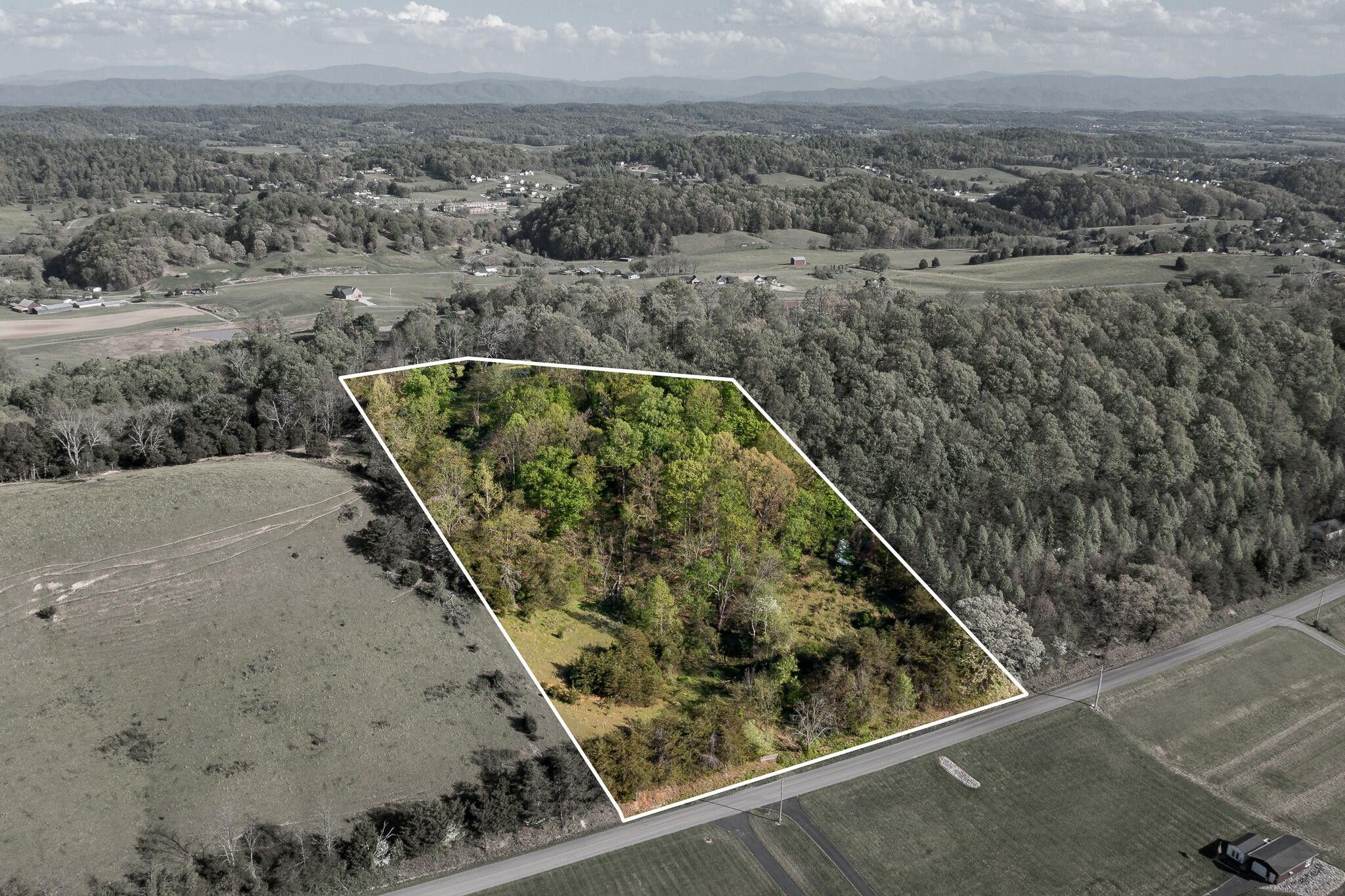 5.69 acres in Washington County, Tennessee