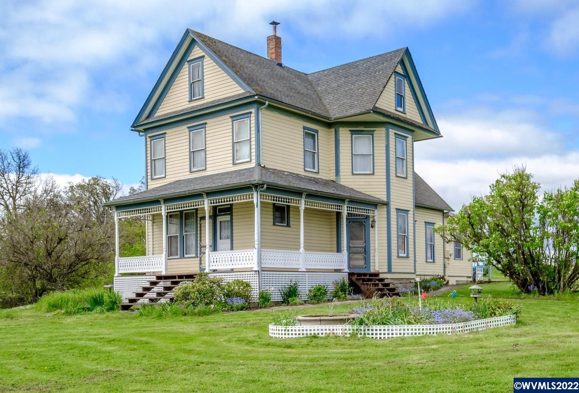 1.75 acres in Polk County, Oregon