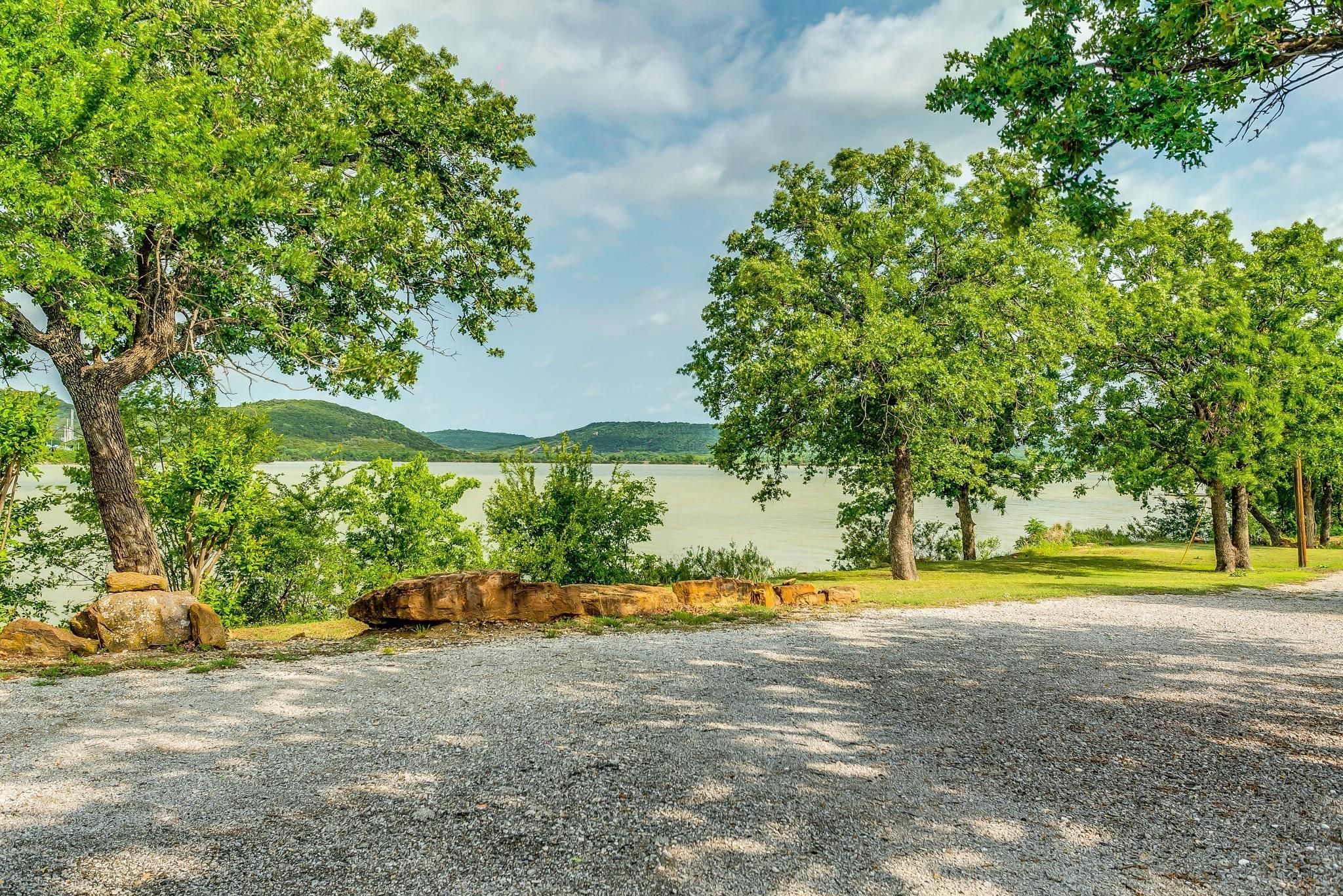 1.38 acres in Palo Pinto County, Texas