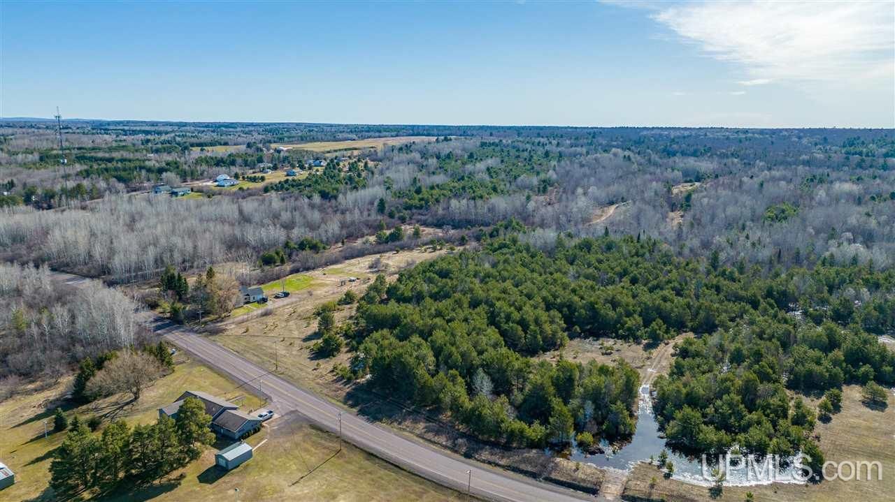 6 acres in Houghton County, Michigan