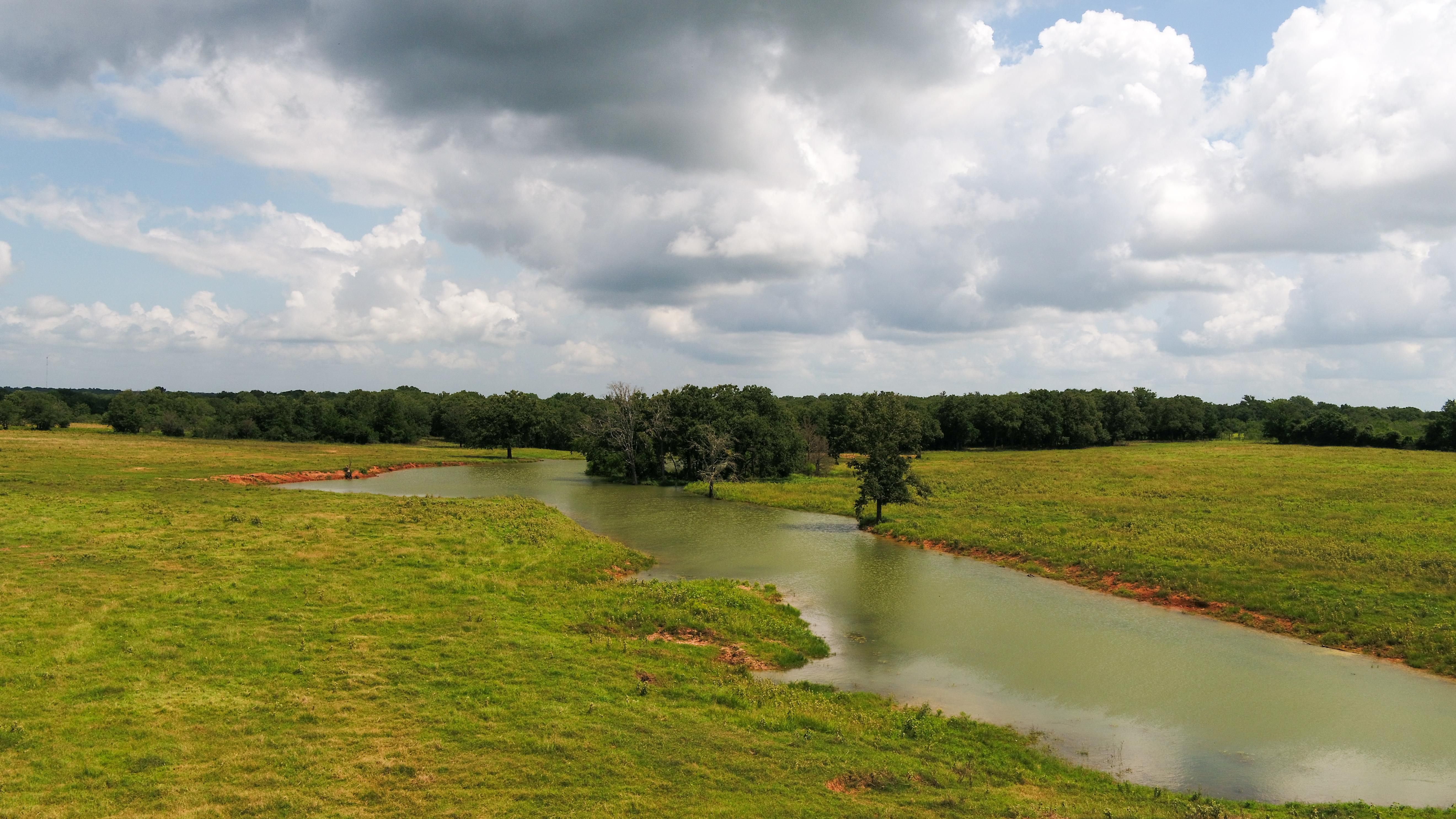 5.01 acres in Milam County, Texas