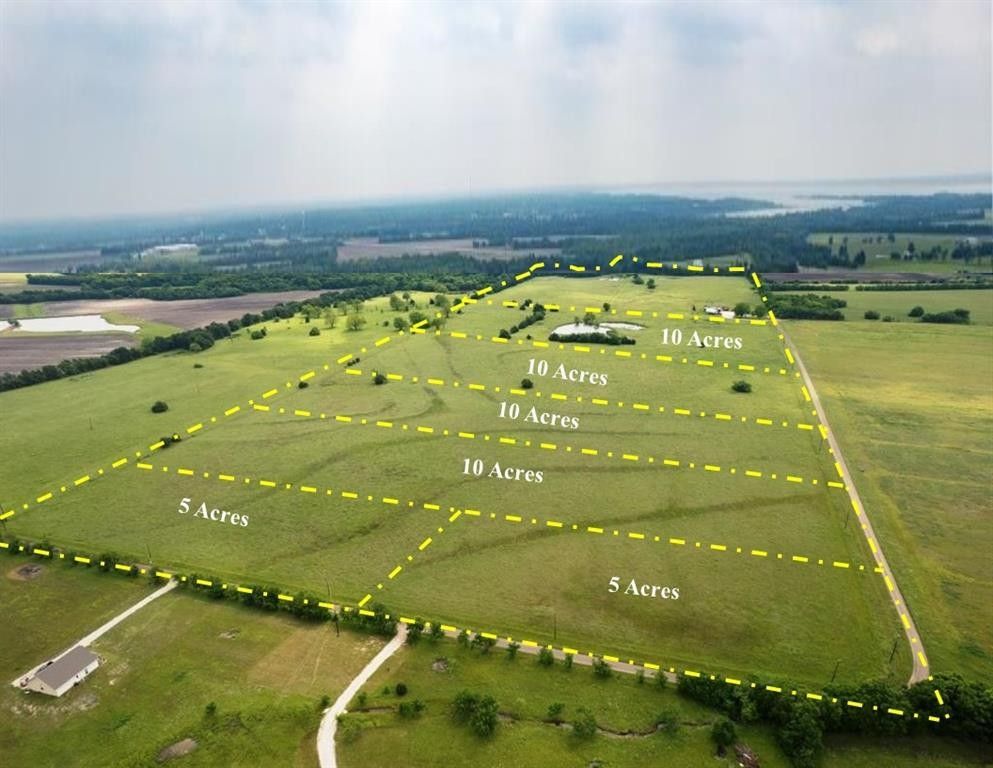 10 acres in Delta County, Texas