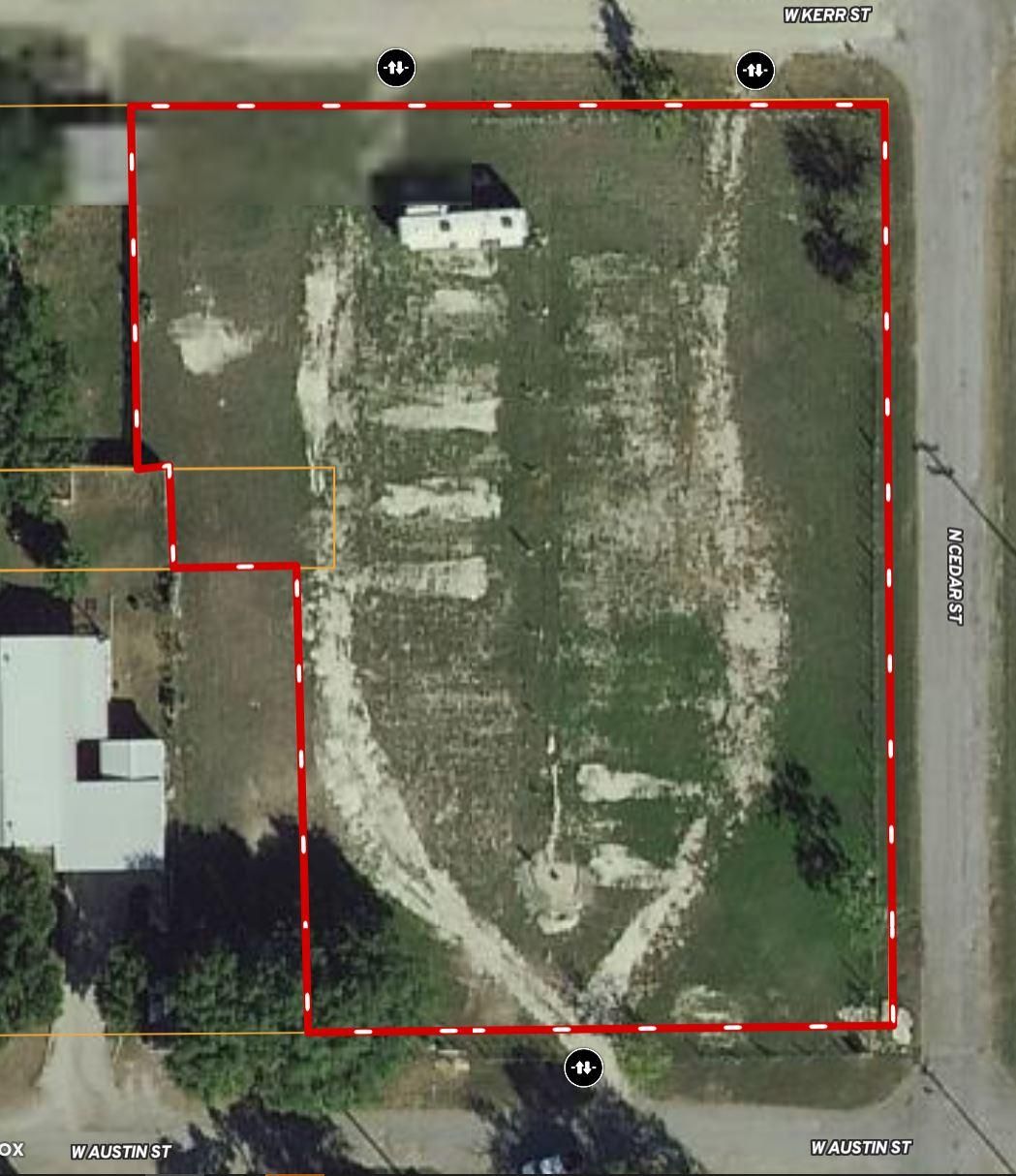 1.25 acres in Edwards County, Texas