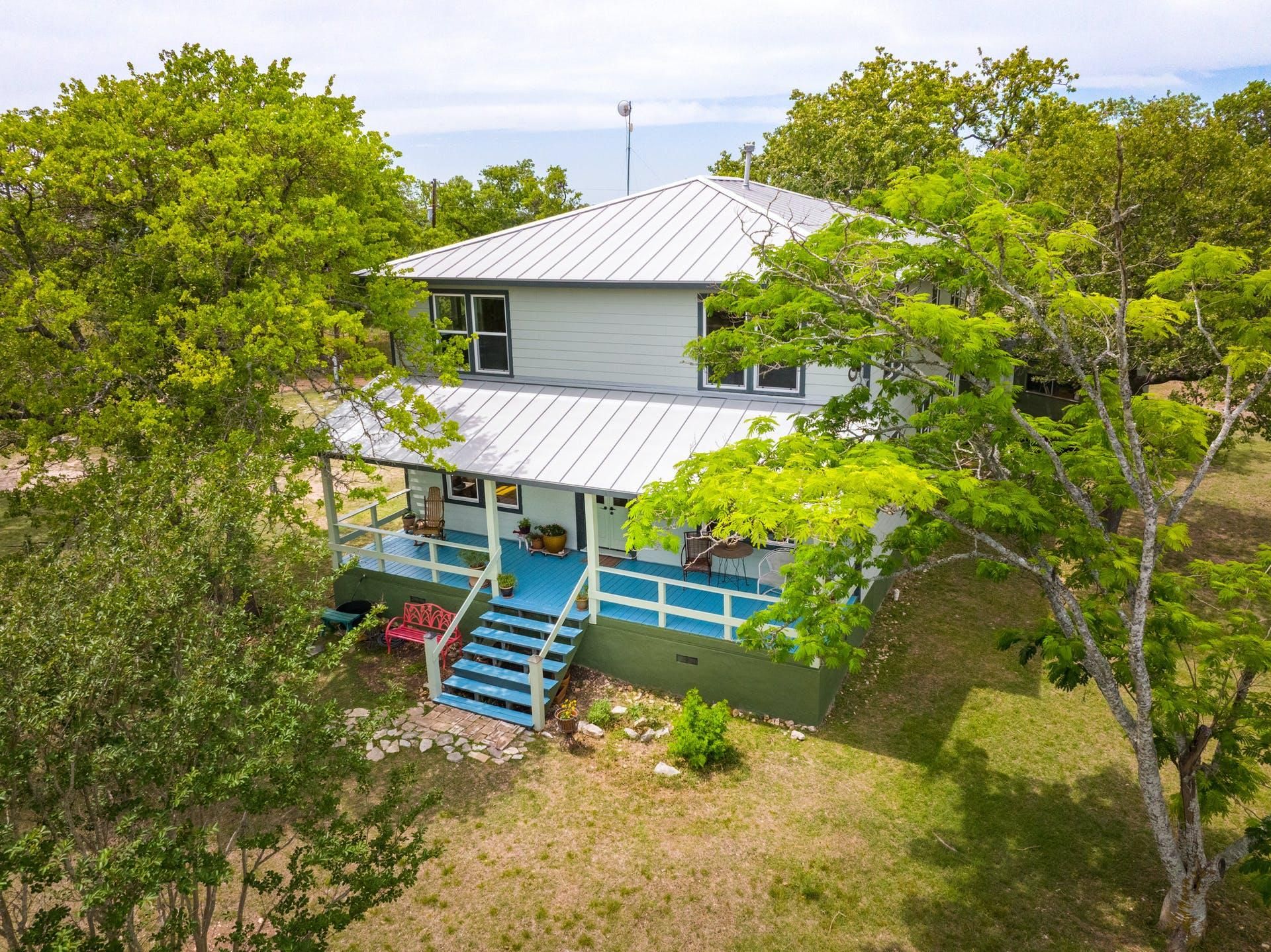 378 Paw Print Ln, Blanco, TX 78606