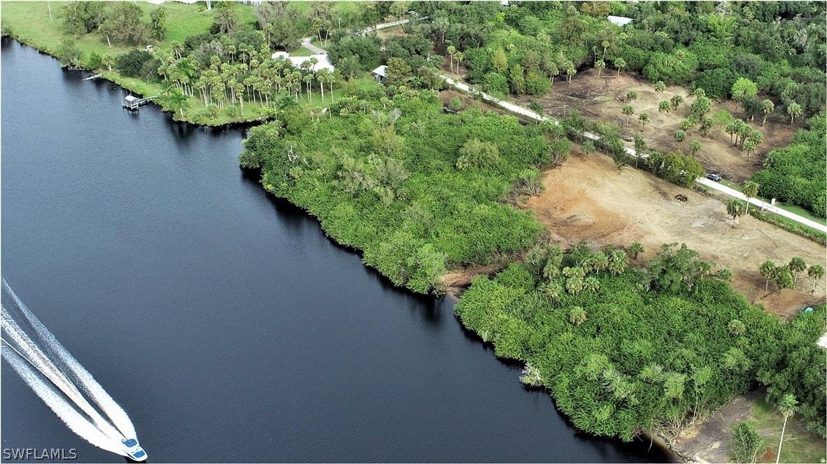 3 acres in Lee County, Florida