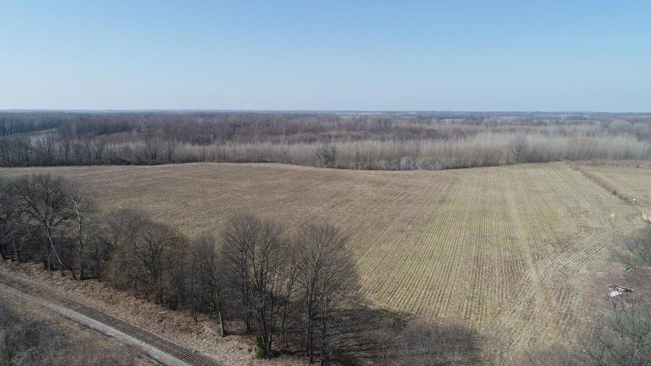 32 acres in Daviess County, Indiana