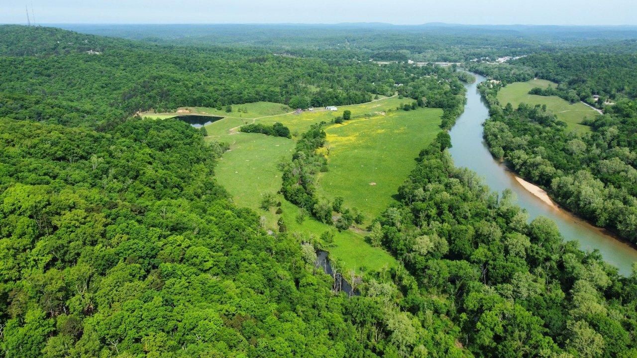 123 acres in Carter County, Missouri