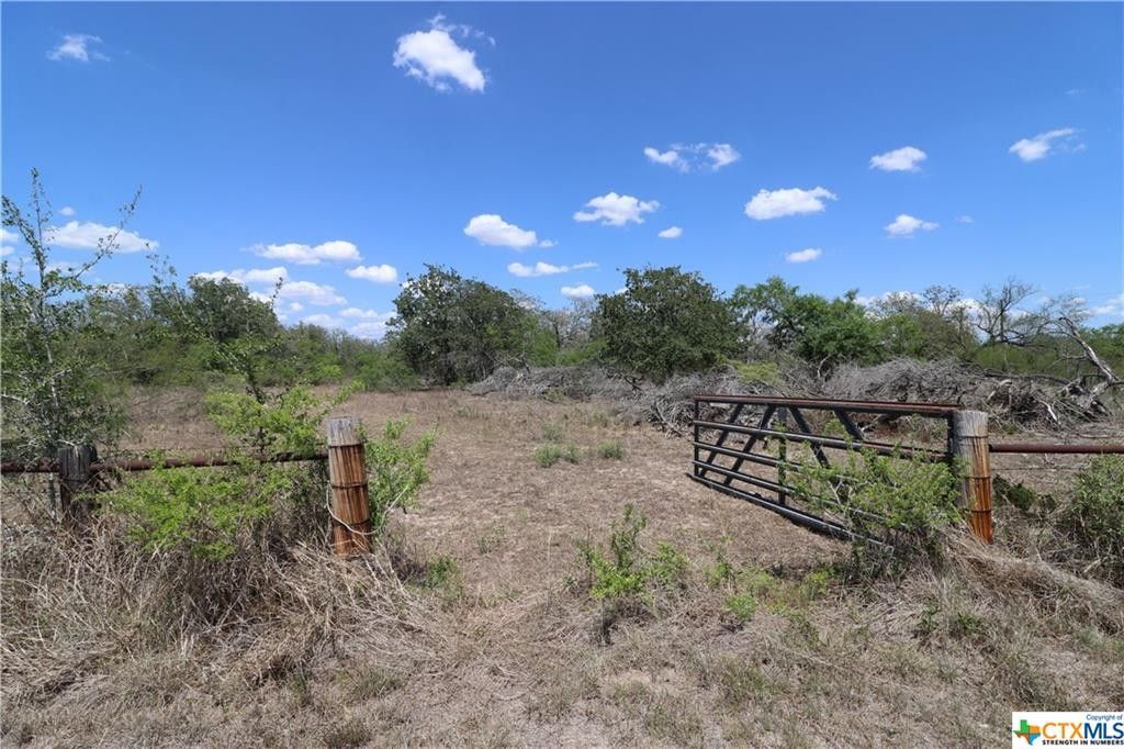 18.69 acres in Goliad County, Texas