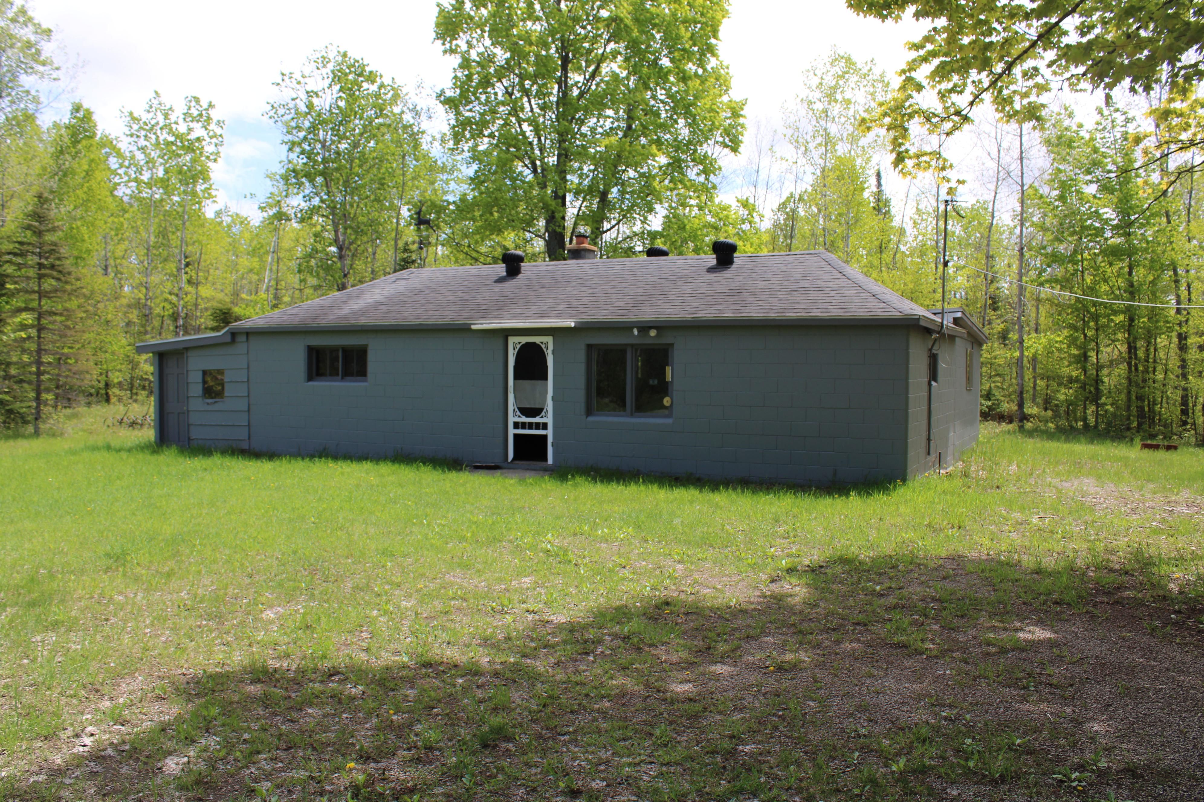 11685 Clinton Creek Road, Posen, MI 49776