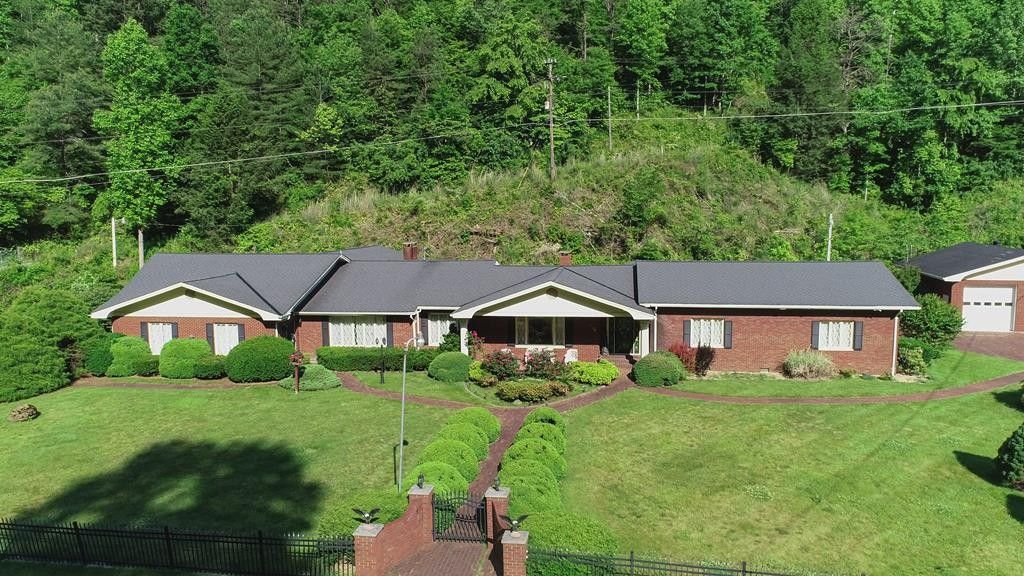 1.1 acres in Knott County, Kentucky