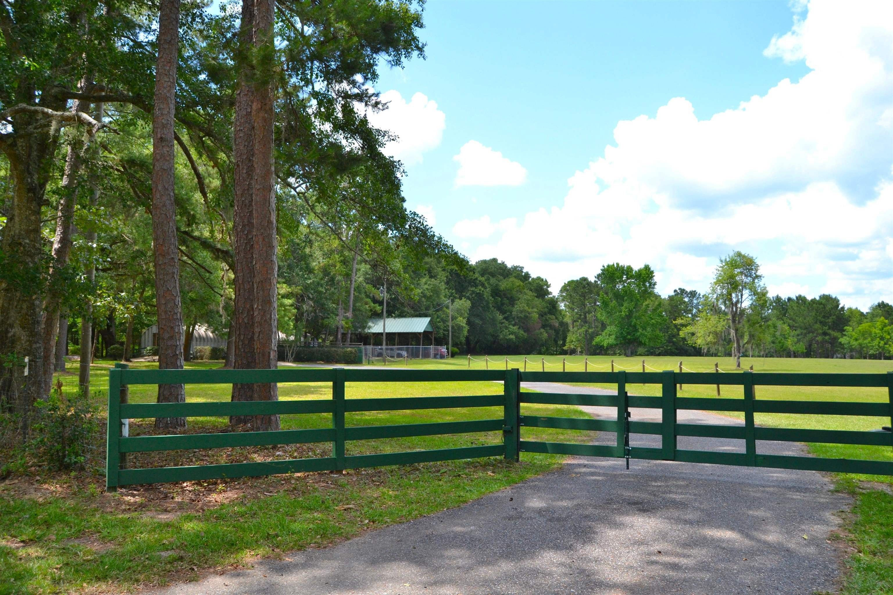 10 acres in Leon County, Florida