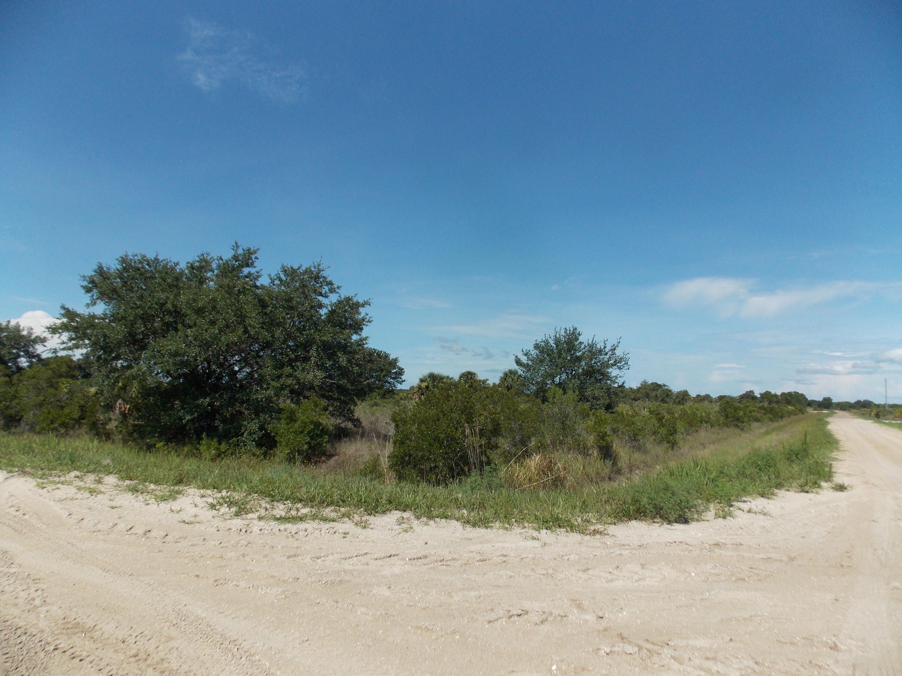 5 acres in Okeechobee County, Florida