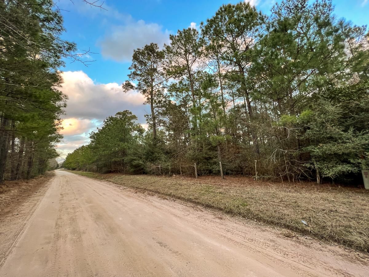 Loma Road, Bedias, TX 77831