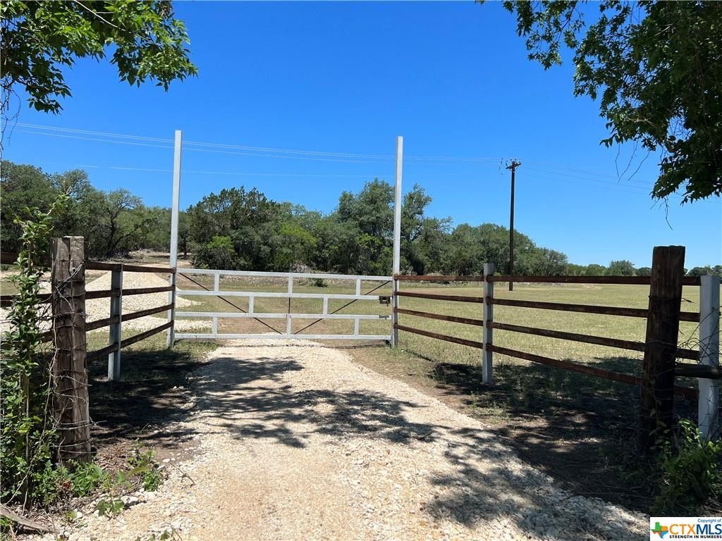 10 acres in Travis County, Texas