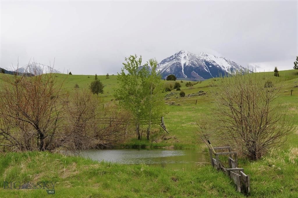 28.04 acres in Park County, Montana