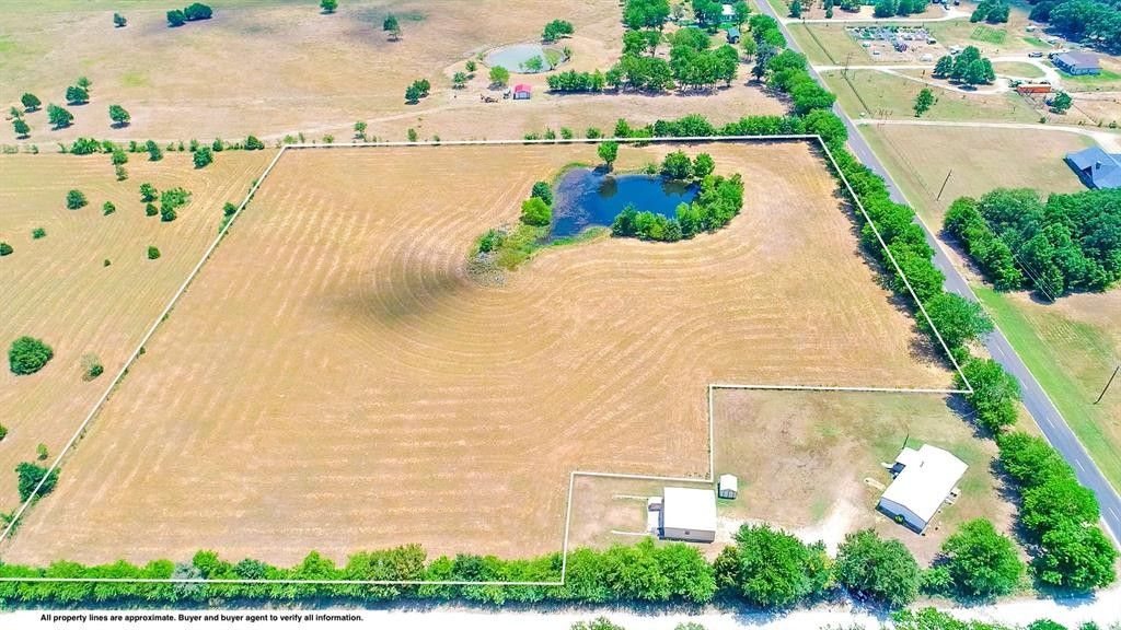 8 acres in Navarro County, Texas