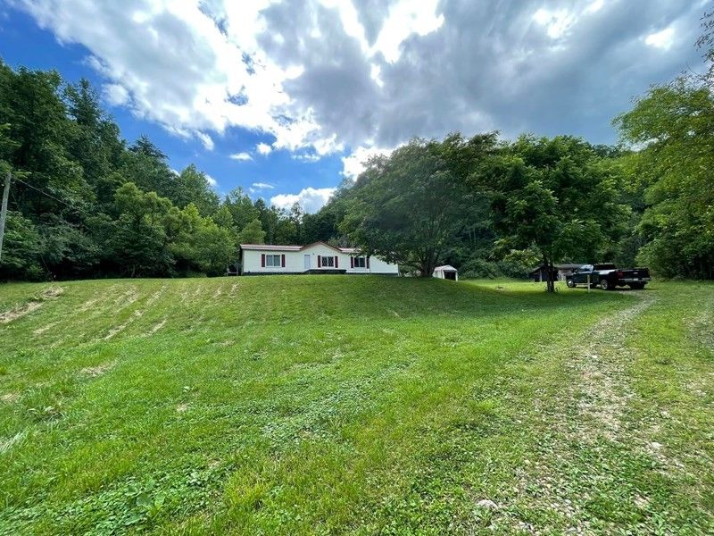 4 acres in Roane County, West Virginia