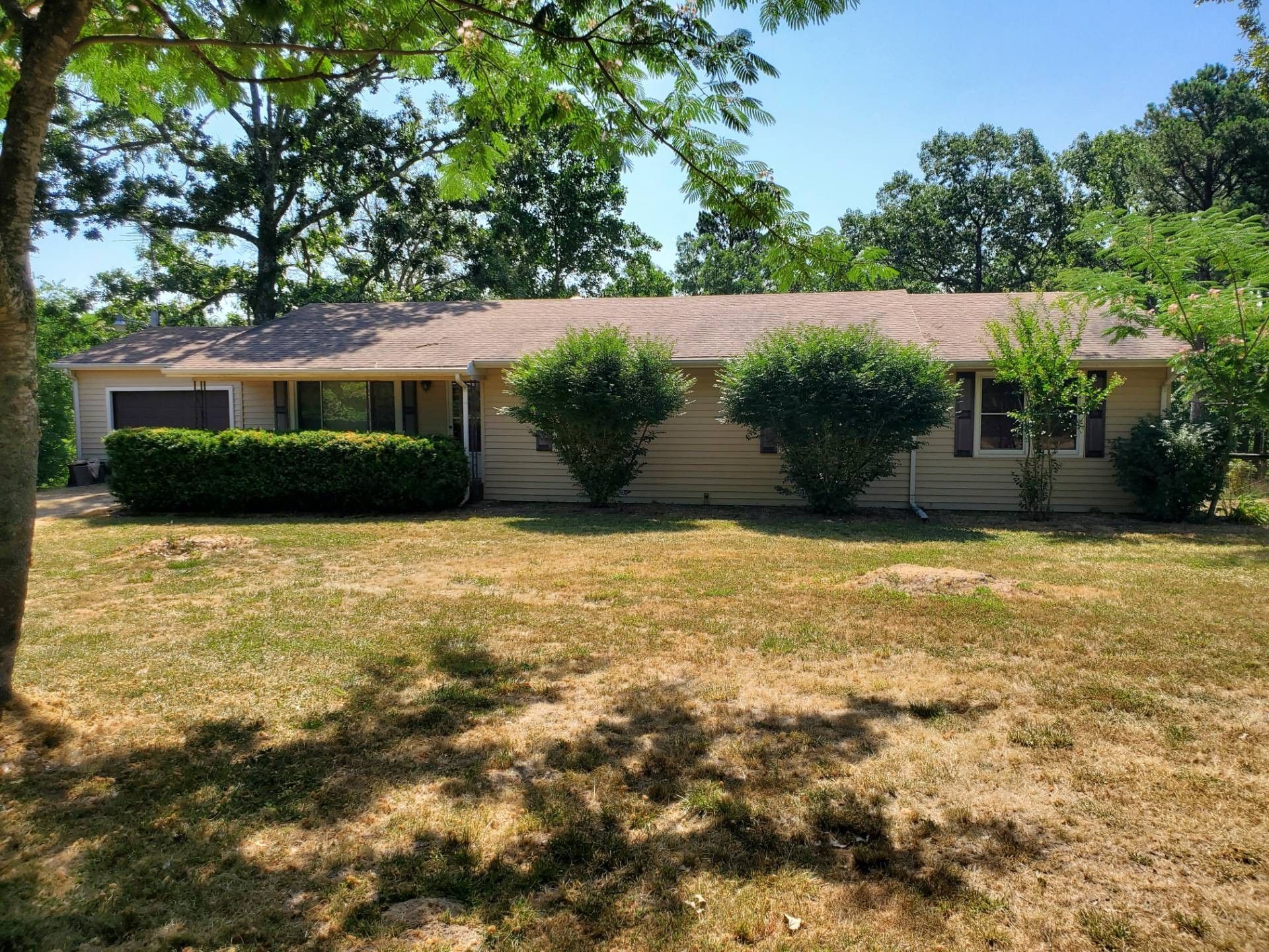 15 acres in Howell County, Missouri