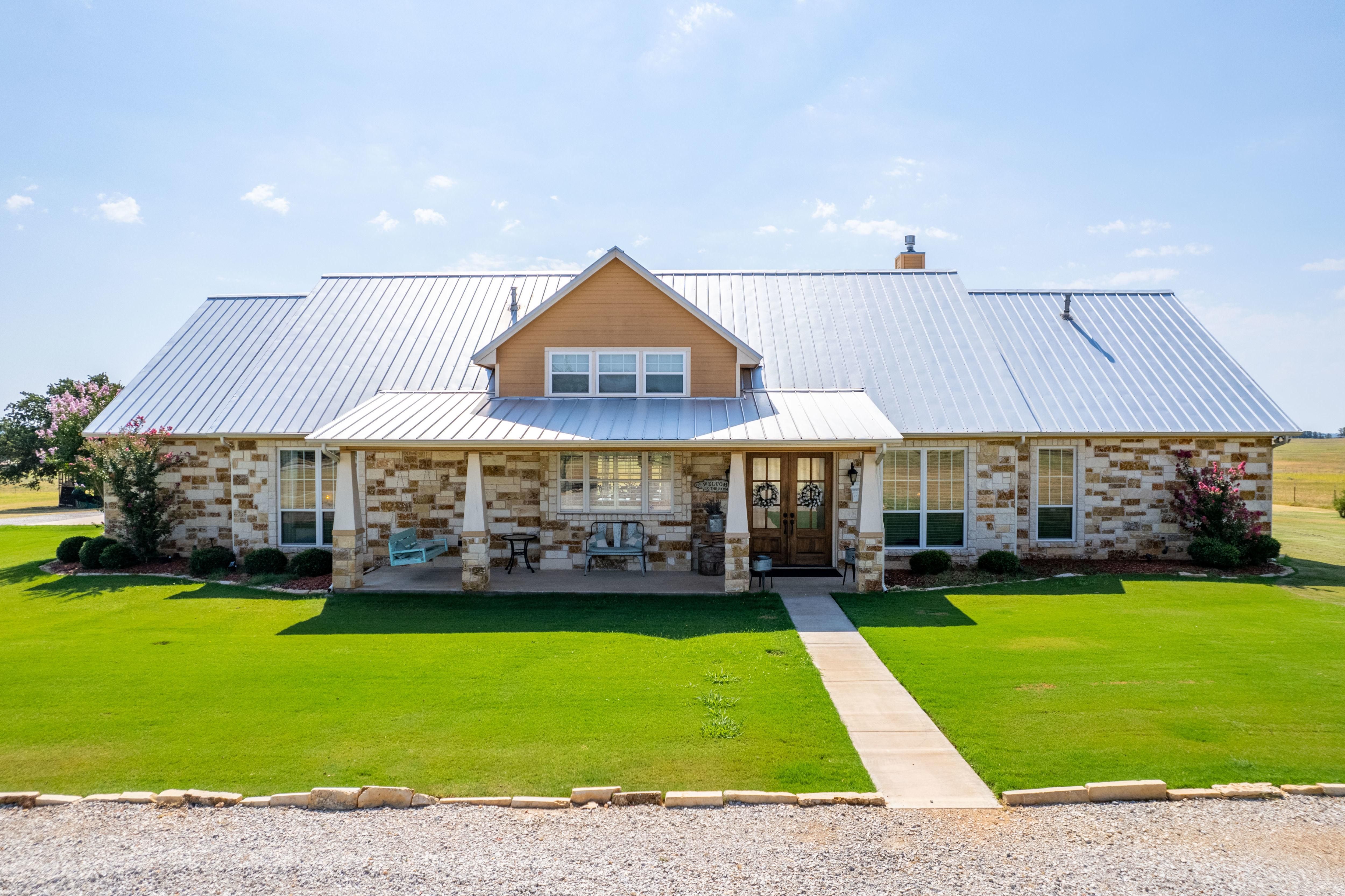 609 South Comanche Drive, De Leon, TX 76444 MLS 20115243